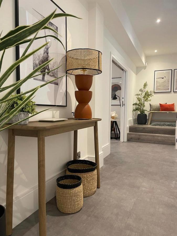 Brand New 3-Bedroom Home In Londres Exterior foto